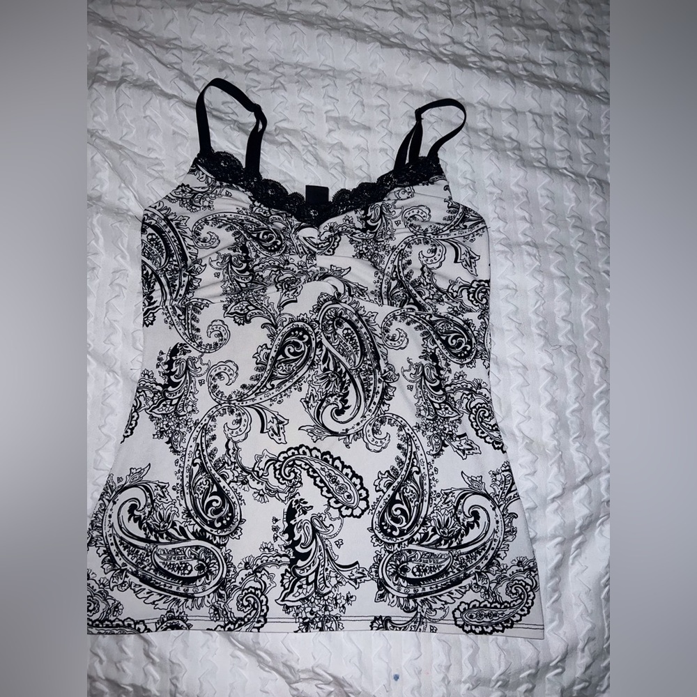 BLACK AND WHITE TANK TOP